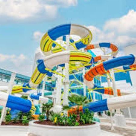 Remodeled Condo, Waterpark View At Landmark Resort マートルビーチ エクステリア 写真