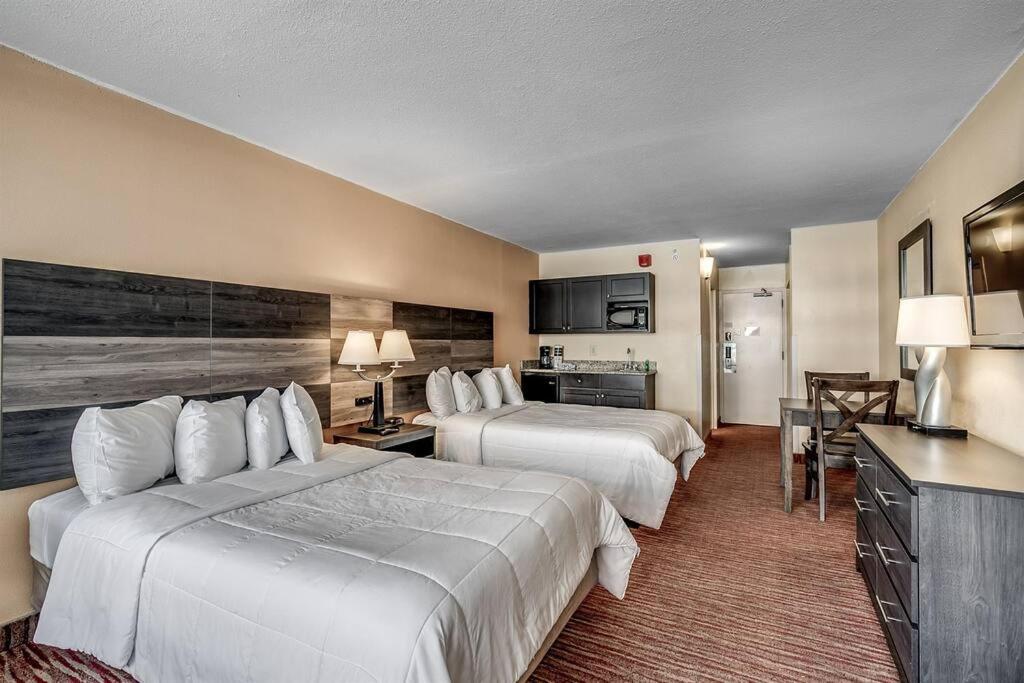 Remodeled Condo, Waterpark View At Landmark Resort マートルビーチ エクステリア 写真