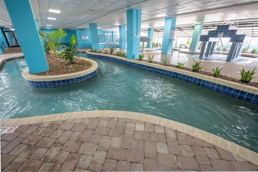 Remodeled Condo, Waterpark View At Landmark Resort マートルビーチ エクステリア 写真