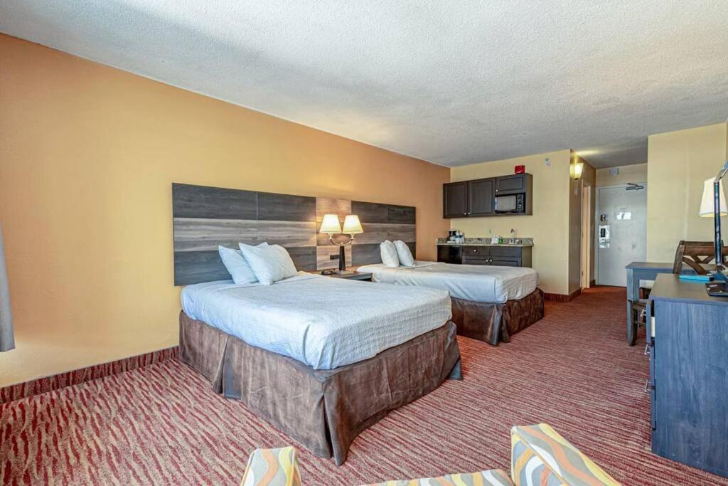 Remodeled Condo, Waterpark View At Landmark Resort マートルビーチ エクステリア 写真