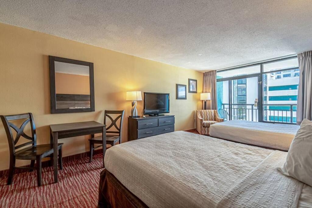 Remodeled Condo, Waterpark View At Landmark Resort マートルビーチ エクステリア 写真