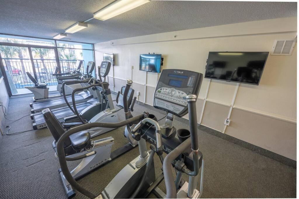 Remodeled Condo, Waterpark View At Landmark Resort マートルビーチ エクステリア 写真