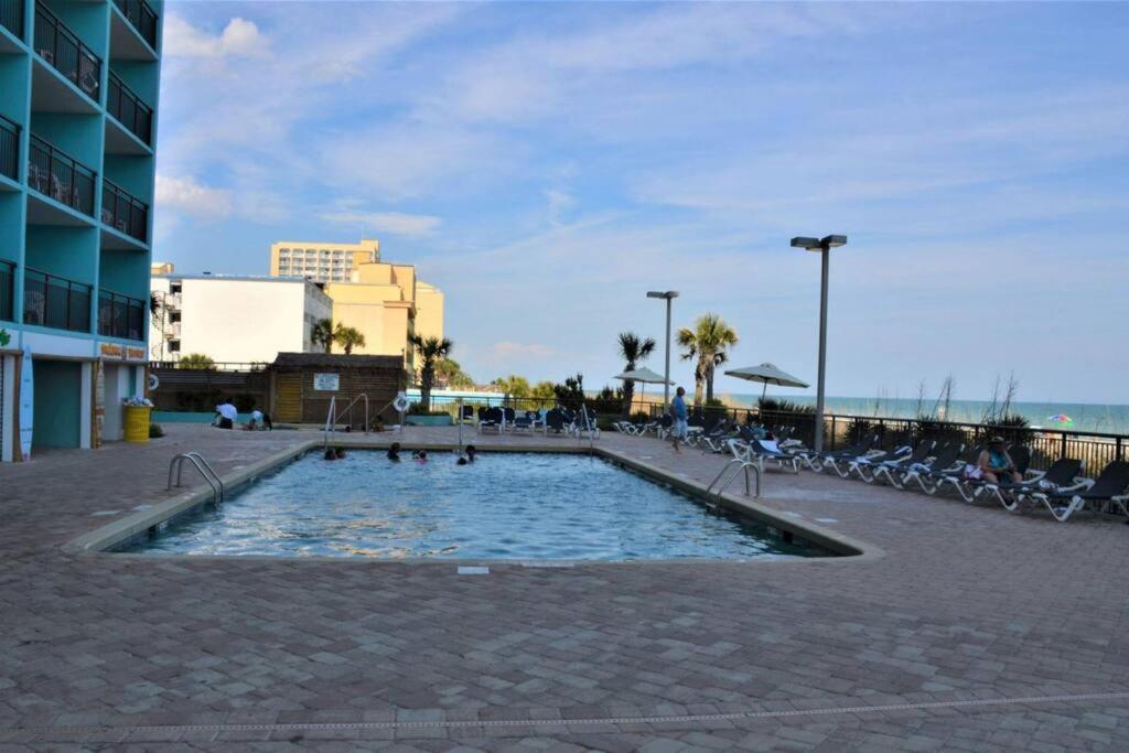 Remodeled Condo, Waterpark View At Landmark Resort マートルビーチ エクステリア 写真